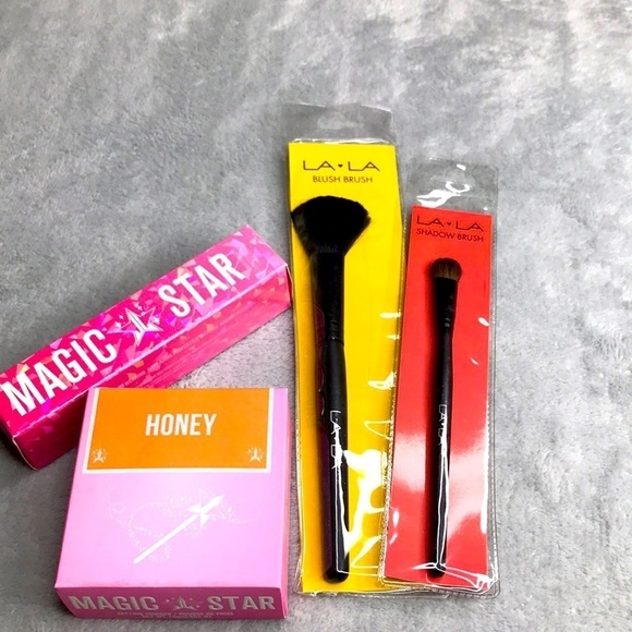 Jeffrey Star Setting Power & Concealer and two LALA Brushes New - Picture 1 of 9